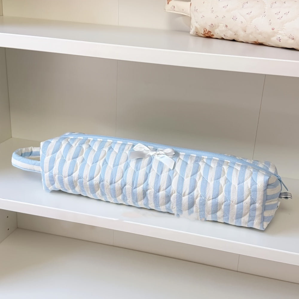 Large Capacity Travel Storage Bag with Long Sweet Heart Quilted Design, Ideal for Curling Irons and Hair Dryers, Portable Waterproof Organizer for Hair Styling Tools, Perfect for Daily Use and Travel